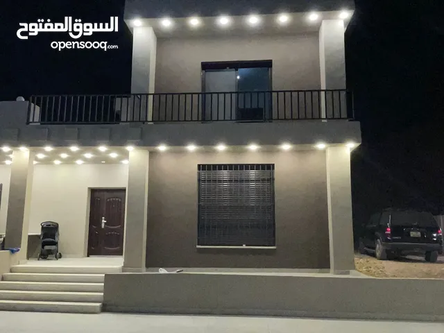 4 Bedrooms Chalet for Rent in Amman Mahes