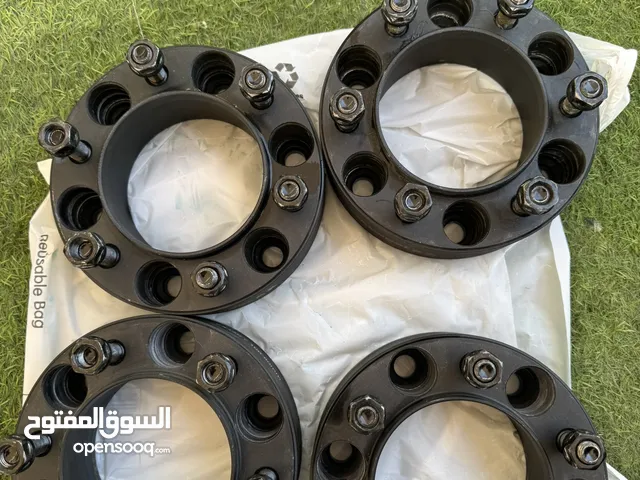 سبيسرات براند 4X wheel مقاس 50 ملي استخدام خفيف و تحت ضمان الوكيل.