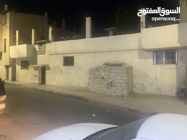 165 m2 3 Bedrooms Townhouse for Sale in Zarqa Awajan