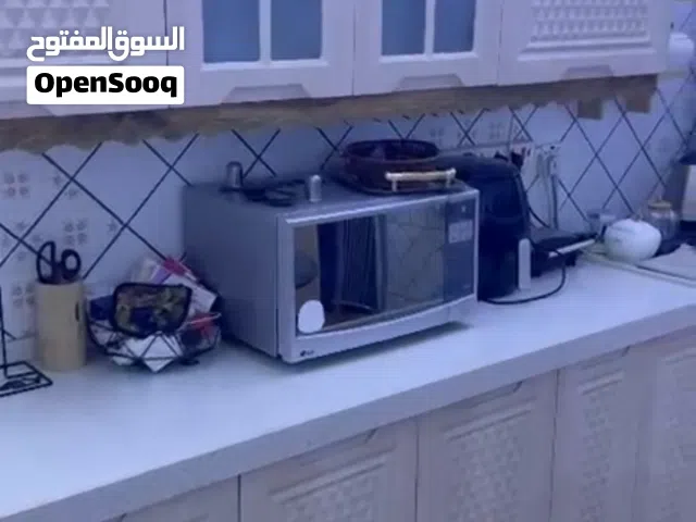 كاونترات استخدام اقل السنه