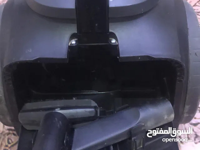 مكنسة كهربائية ماركة فيلبس 2100 W تحتوي على شاشة سرعات وتحكم ازرار بالة اوربي مستعمل شبة الجديد اصلي