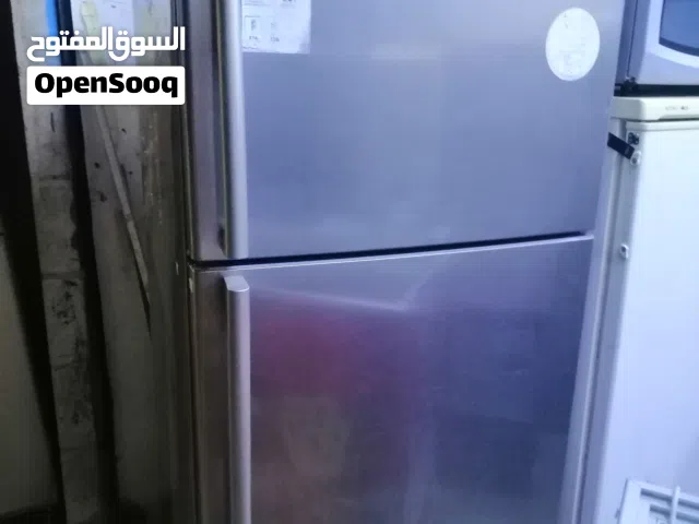 ثلاجات عدة أحجام وفريزرات بطح وعامود