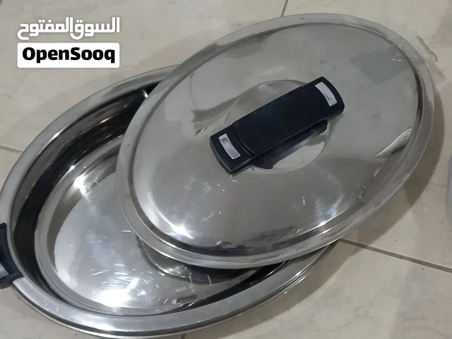 صحن فواكه وحافظة طعام