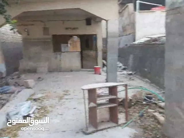 قطعة أرض للبيع في منطقة جمعيات مقابيل ساحة الصلاة مقابل خدمات مساحة القطعة 210متر واجهة 7متر نزال30