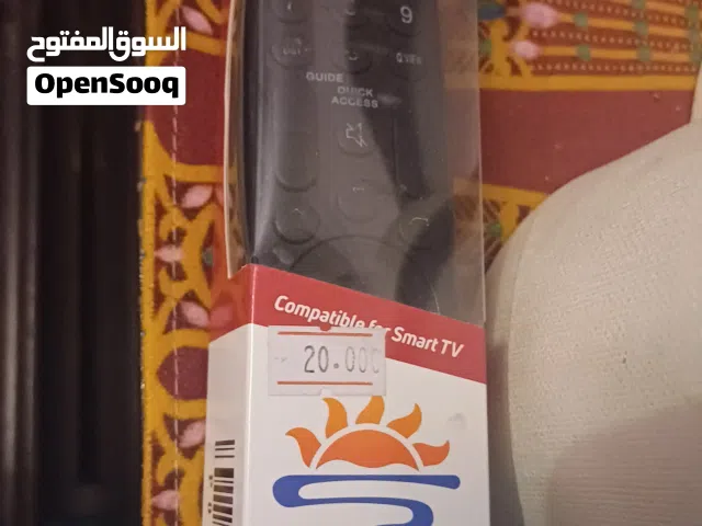 شاشة حجم 70 فيها كسر بسيط شغالة بسعر مغري