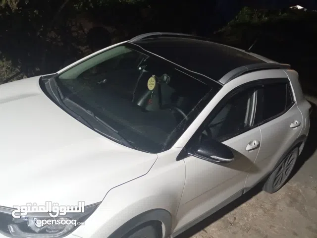 كيا ستونيك 2018 لون ابيض سقف اسود اصل السيارة شركة ما شاء الله البيع نقدا فقط مع امكانية التفاوض