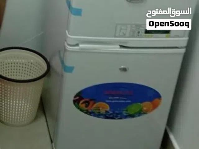 ثلاجة جنرال تيك صغيرة للغرف مع فريزر منفصل – شبه جديدةللبيع ثلاجة جنرال تيك صغيرة الحجم، مناسبة للغر