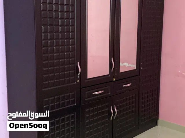 خزانة بانواع مختلفه للبيع