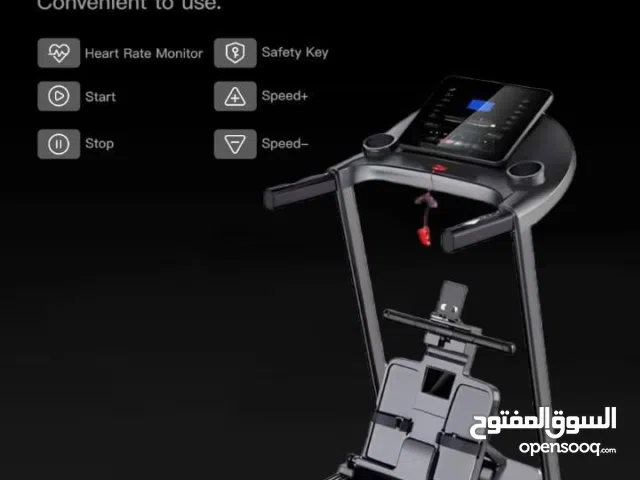 جهاز مشي كهربائي من ماركة عالمية مشهورة، مزود بشاشة إلكترونية، بجودة ممتازة، معروض للبيع.