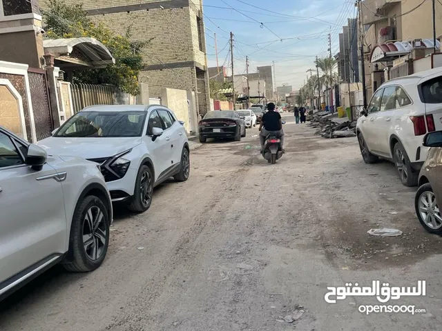 بيت ومشتمل للبيع في حي البنوك خلف الكنيسة