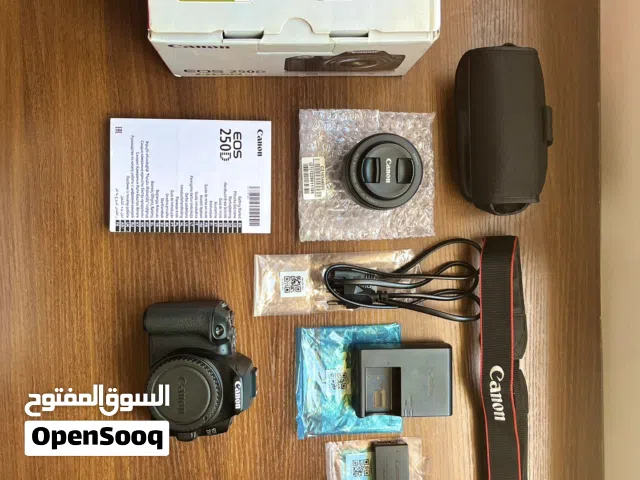 للبيع كاميرا Canon EOS 250D استعمال بسيط مع عدسة 50mm