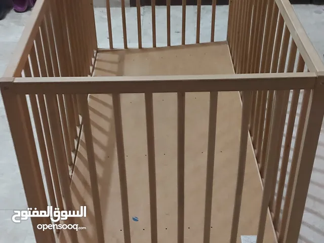 سرير اطفال من ايكيا