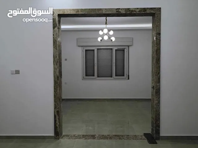 200 m2 4 Bedrooms Apartments for Rent in Benghazi Al-Majouri
