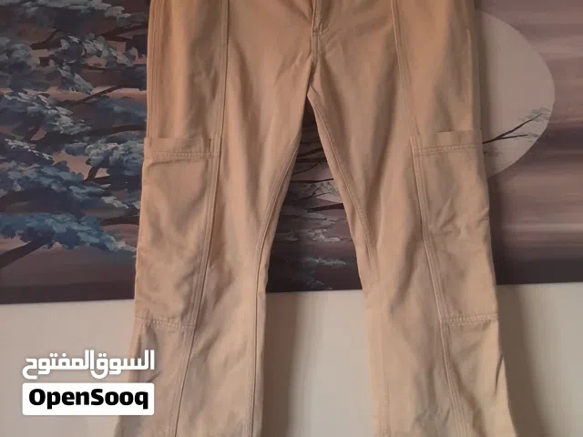 بنطلون باللون البيج