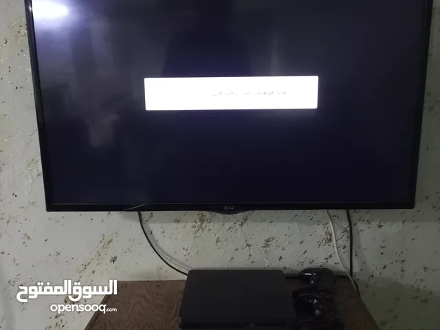 شاشتين وجهازين بلاستيشن