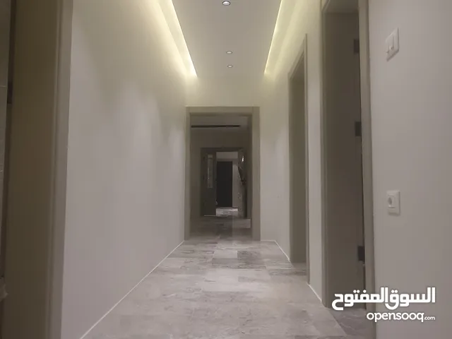 235 m2 4 Bedrooms Apartments for Sale in Tripoli Al-Nofliyen