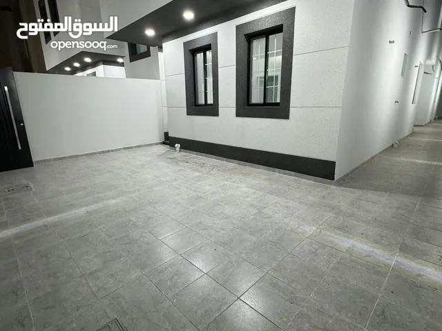 350 m2 5 Bedrooms Apartments for Rent in Tabuk Al Yarmuk