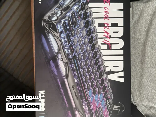 كيبورد نظيف ما في ولا شي