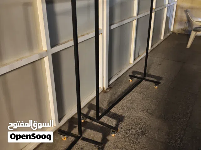 4 ستاند ملابس قصير دشاديش قصيرة وتراك