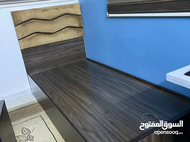غرفة نوم شبابية للبيع مستعملة بحالة الجديد.