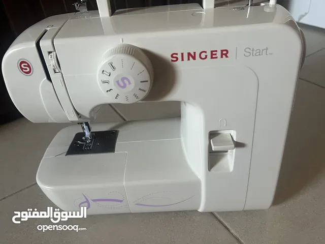 ماكينة خياطة singer بيضاء جديدة بالكرتونة
