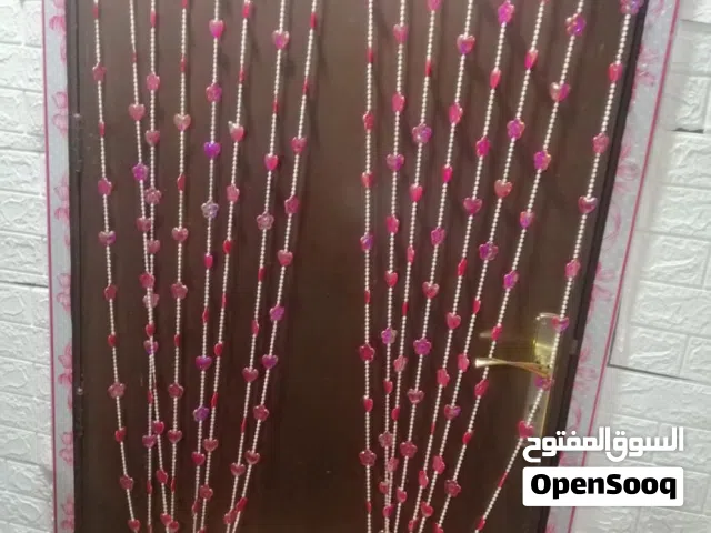 فرن وفي ثلاجة وفي زينة وفي عربة وفي ديكور