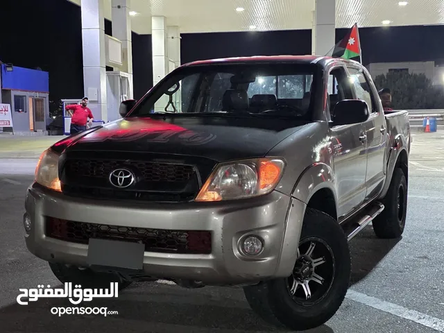 Used Toyota Hilux in Amman