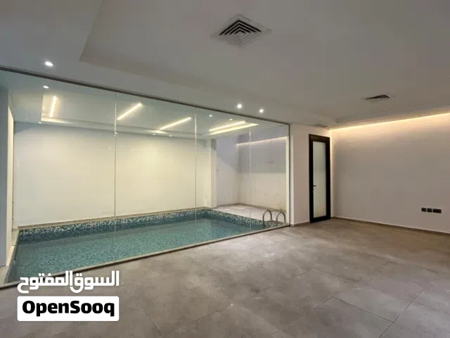 300 m2 4 Bedrooms Villa for Rent in Hawally Jabriya