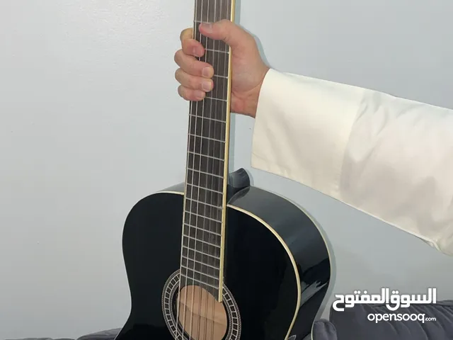 للبيع جيتار نظيف شبه جديد guitar for sale