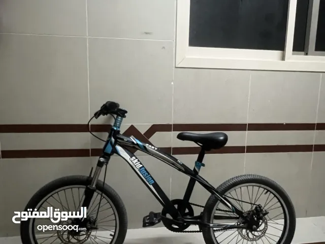 سيكل اطفال ولادي لون ازرق واسود