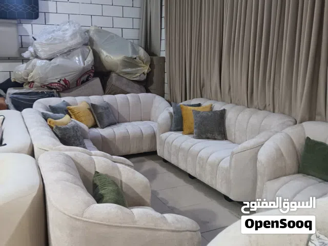الركن الراقي تفصيل وجاهز جميع انواع الكنب وستاير وتنجيد جميع انواع لكنب