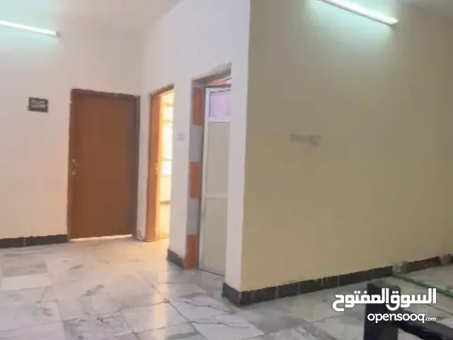 160 m2 4 Bedrooms Townhouse for Rent in Basra Other