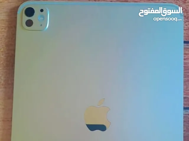 ايباد M4 مستعمل 3 او 4 أشهر معه كفاله 4 سنين بطاريته 100 مشحون 160 مره بس
