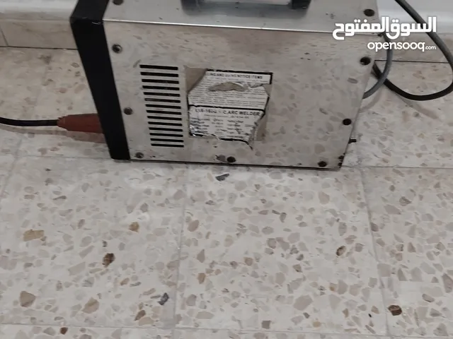 ماكينه لحام وسيبه المنيوم