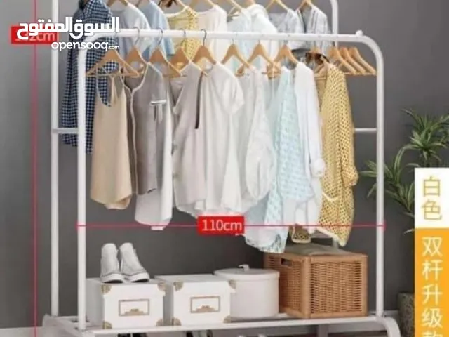 متوفر منظم الملابس والاحذيه