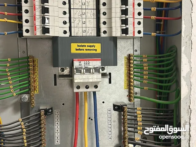 جميع اعمال الصيانه الكهربائيه والتاسيس والتشطيب كهربجي متنقل وتركيب نقاط شحن للسيارات الكهربائيه