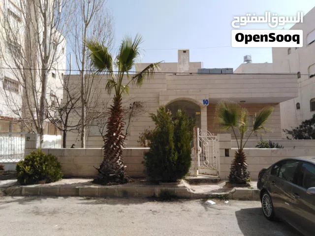 322 m2 3 Bedrooms Villa for Sale in Amman Khalda