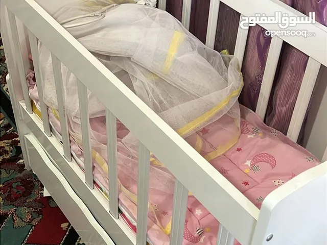 سلام تخت بيبي استعمل قليل جدا ما استعمل بحاله الجديد