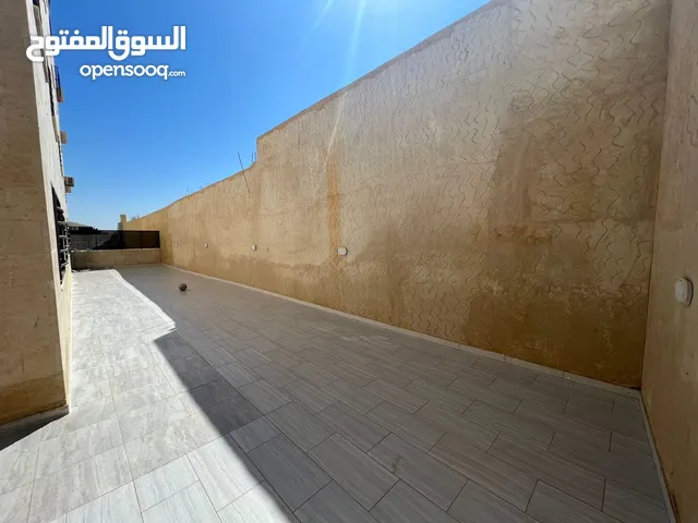 شقه في الجبيهه حي الديوان قرب مسجد فاطمة اللوزي شقه شبه ارضي للبيع