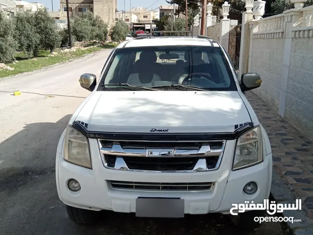 اسوزو دماكس 2008