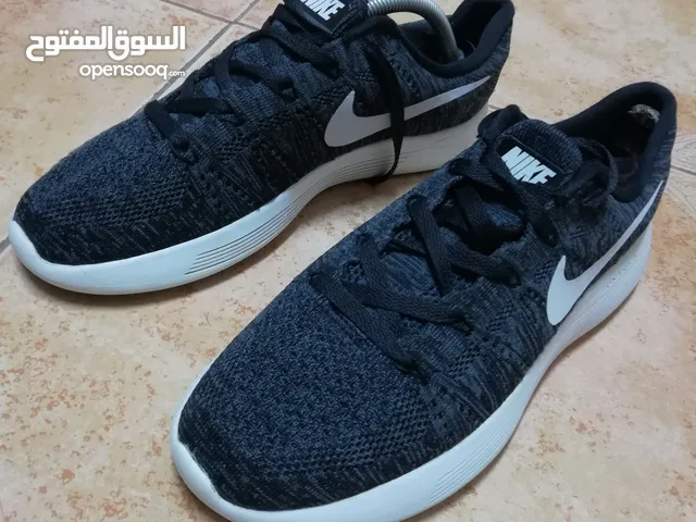 اقل اسعار بالسوق مجموعة أحذية اديداس ونايكي و بومة وماركات عالمية للبيع بحالة ممتازة اصيلة 100٪