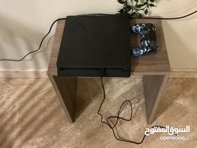 PS 4 SLIM very new