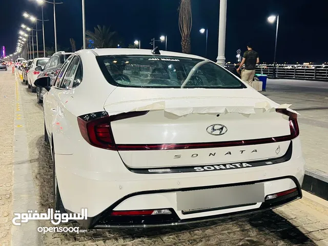 سوناتا للبيع موديل 22 محرك 2500 وارد امريكا حادثهه جاملغ الخلفي فقط بدون ايرباك مكاني بصره عشار