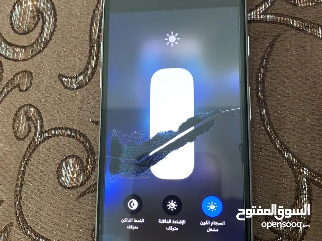 Apple iPhone SE 2 64 GB in Amman