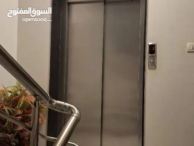 ايجار حجرة من عيادة