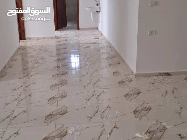 منزال للايجار منطقت الجلدة مساحة المنزل 110متر طابق سادس جميعآ الخدمات متوفره الأجر سنوي 3000 دينار