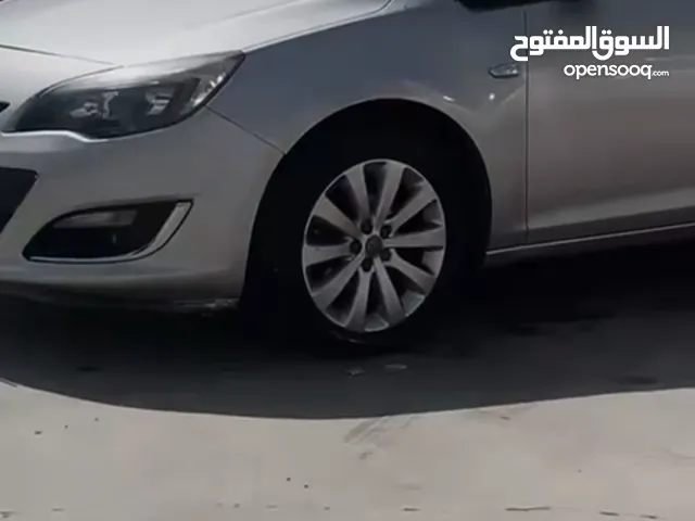 اوبل استرا 2012
