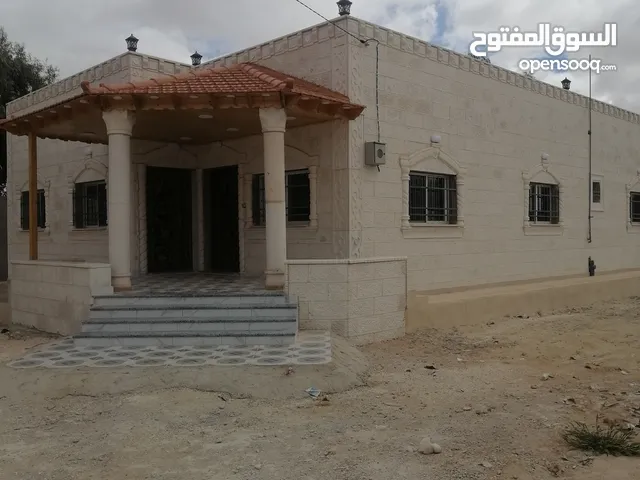 180 m2 5 Bedrooms Townhouse for Sale in Mafraq Other