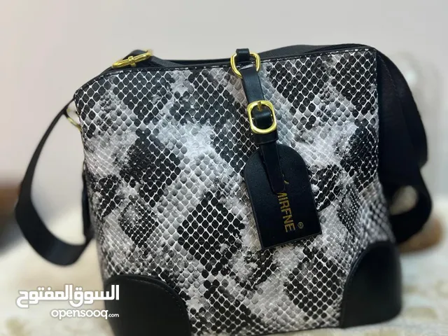 حقائب نسائية كوالتي عالي جدا اشكال واحجام مختلفه ومميزة ومنوعه كوني مميزة ( عروض العيد )
