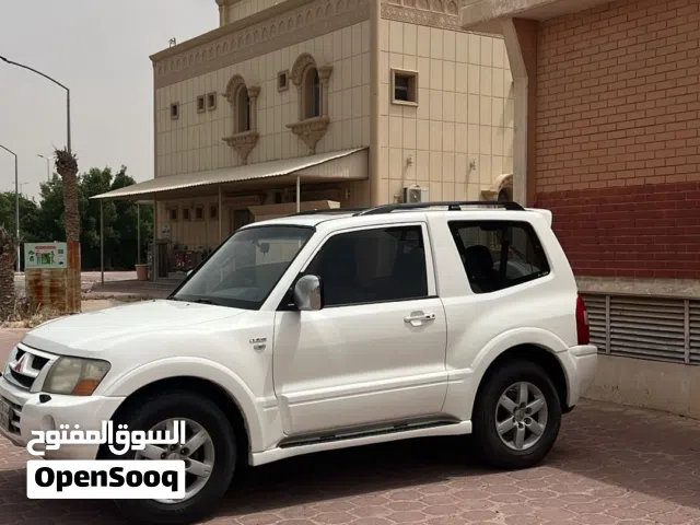 2005 ميتسوبيشي باجيرو GLS
